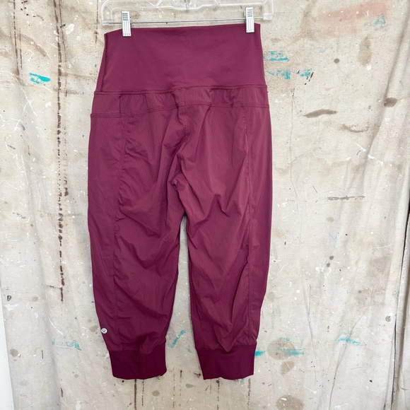 Lululemon In Flux Crop Pant, Red Grape - Picture 3 of 4